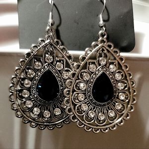 Beautiful 😍 Blue and Clear Crystal Dangle Earings